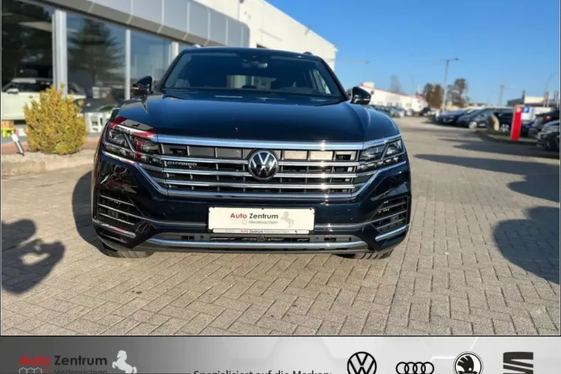 Volkswagen Touareg din 2022 cu 78.847 km - oferta VOL218409 - foto 2