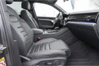 Volkswagen Touareg din 2022 cu 72.574 km - oferta VOL218410 - foto 6