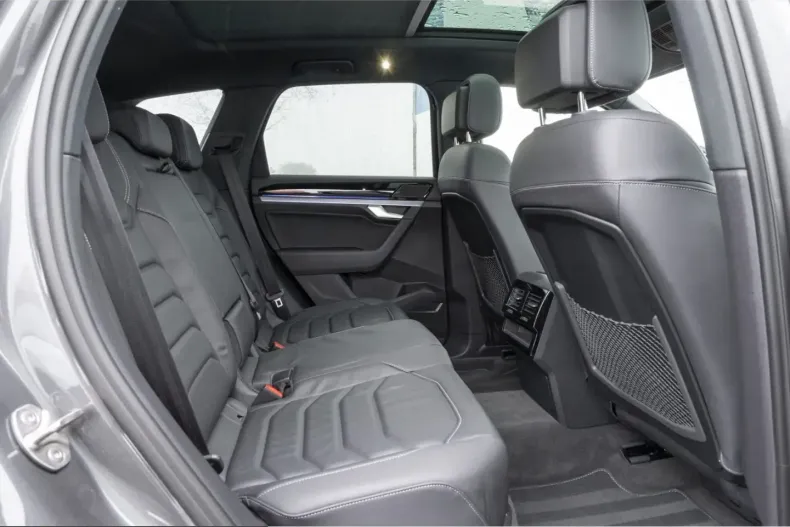 Volkswagen Touareg din 2022 cu 72.574 km - oferta VOL218410 - foto 9