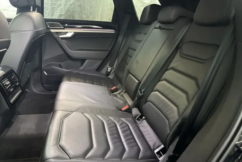 Volkswagen Touareg din 2022 cu 69.980 km - oferta VOL218412 - foto 9