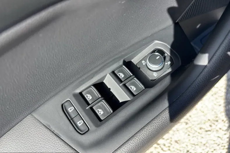 Volkswagen Touareg din 2025 cu 20.000 km - oferta VOL218415 - foto 18