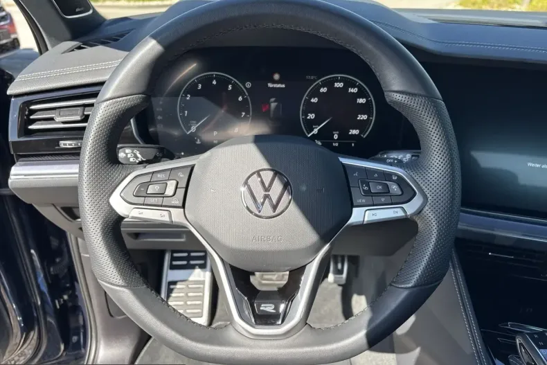 Volkswagen Touareg din 2025 cu 20.000 km - oferta VOL218415 - foto 19