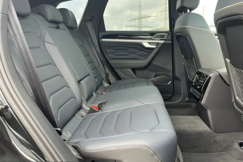 Volkswagen Touareg din 2025 cu 19.479 km - oferta VOL218417 - foto 16