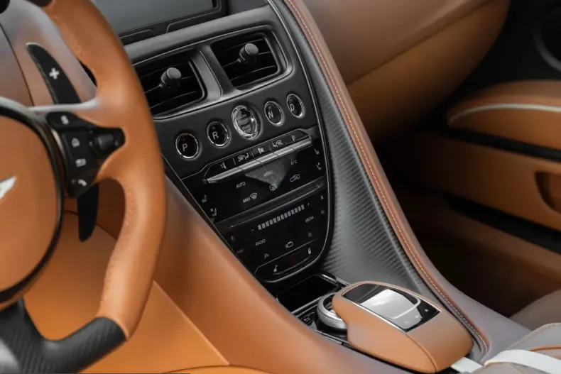 Aston Martin DBS din 2024 cu 35 km - oferta AST218418 - foto 16