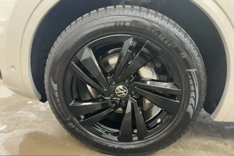 Volkswagen Touareg din 2025 cu 12.098 km - oferta VOL218419 - foto 11