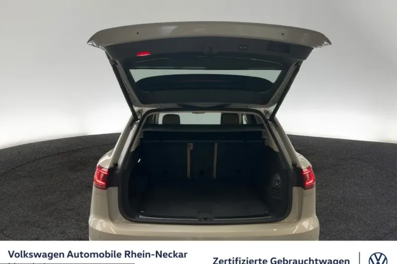Volkswagen Touareg din 2025 cu 32.827 km - oferta VOL218422 - foto 5