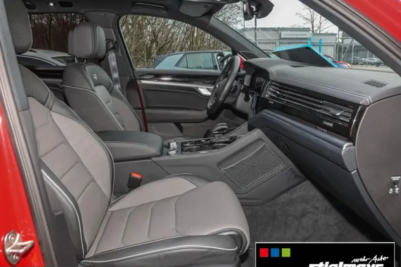 Volkswagen Touareg din 2025 cu 17.601 km - oferta VOL218425 - foto 4