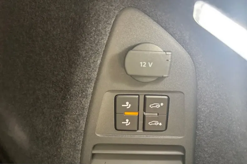 Volkswagen Touareg din 2025 cu 30.935 km - oferta VOL218428 - foto 13