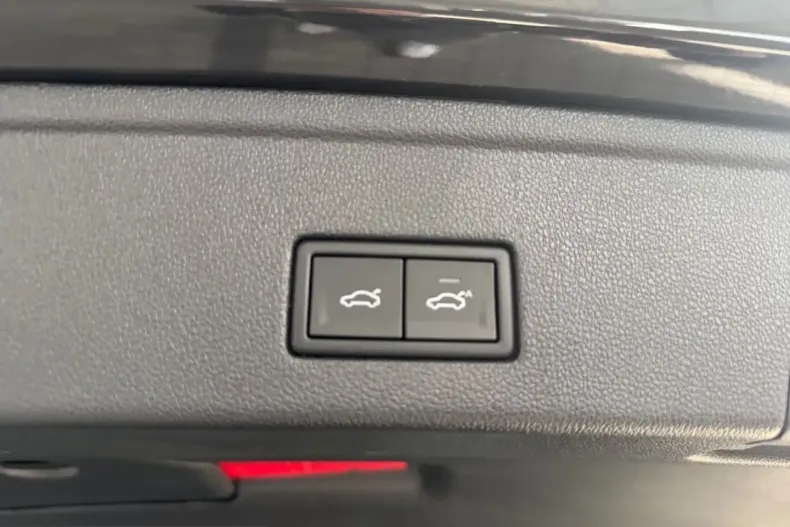 Volkswagen Touareg din 2025 cu 30.935 km - oferta VOL218428 - foto 14
