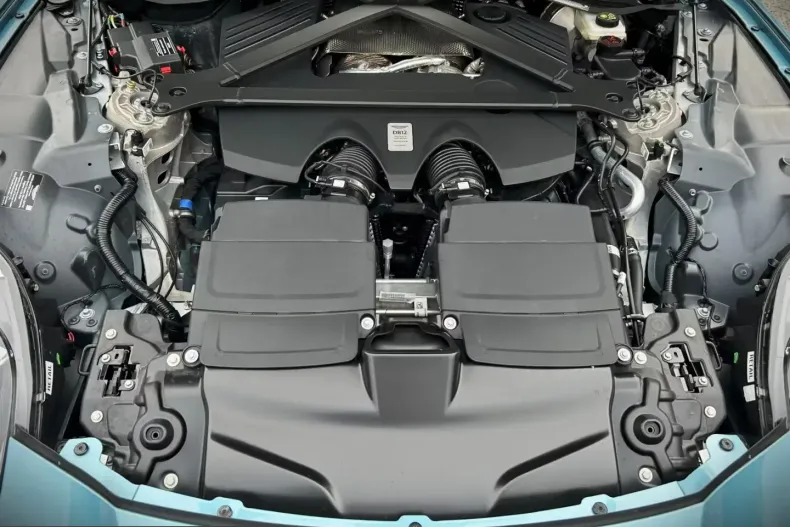 Aston Martin DB12 din 2024 cu 7.000 km - oferta AST218432 - foto 16