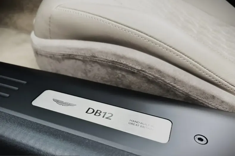 Aston Martin DB12 din 2024 cu 7.000 km - oferta AST218432 - foto 23