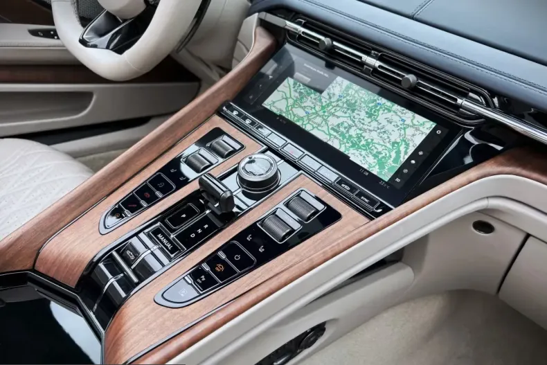 Aston Martin DB12 din 2024 cu 7.000 km - oferta AST218432 - foto 26
