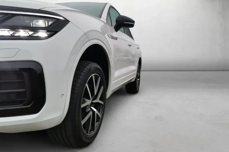 Volkswagen Touareg din 2022 cu 60.343 km - oferta VOL218435 - foto 4