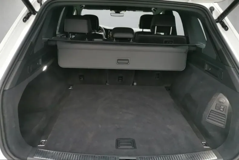 Volkswagen Touareg din 2022 cu 60.343 km - oferta VOL218435 - foto 5