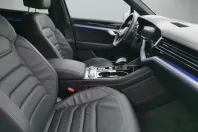 Volkswagen Touareg din 2022 cu 60.343 km - oferta VOL218435 - foto 13