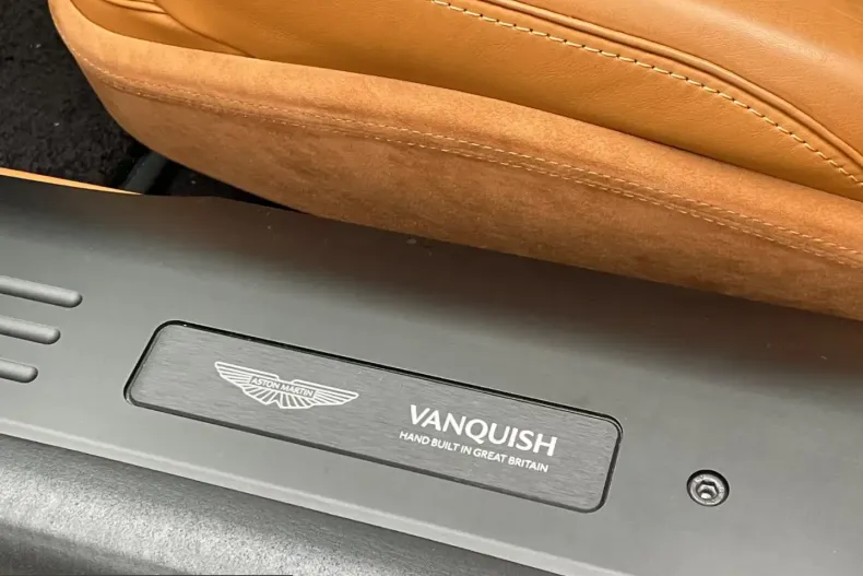 Aston Martin Vanquish din 2025 cu 7.000 km - oferta AST218436 - foto 21