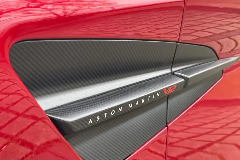 Aston Martin Vanquish din 2025 cu 7.000 km - oferta AST218436 - foto 29