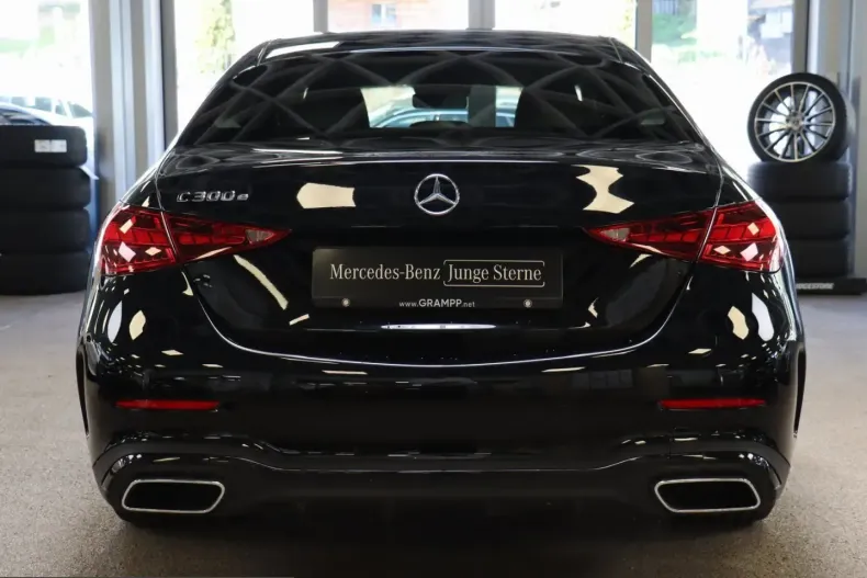 Mercedes-Benz C 300 (Clasa C) din 2023 cu 45.650 km - oferta MER218442 - foto 4