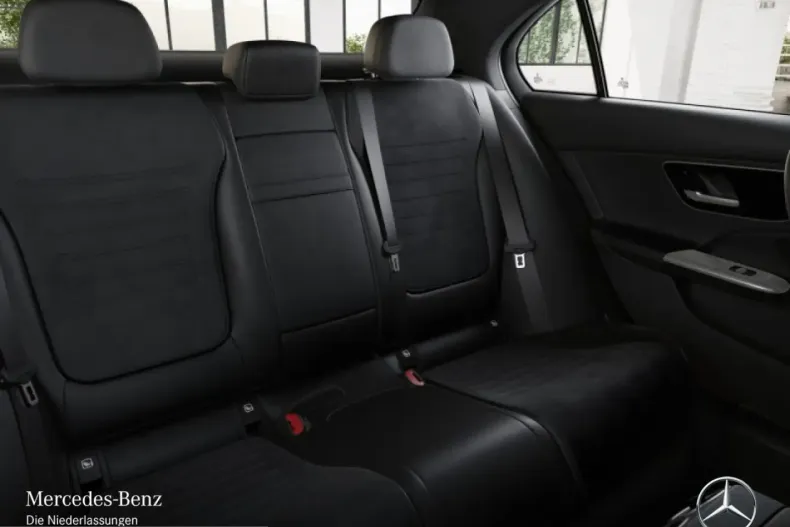 Mercedes-Benz C 300 (Clasa C) din 2025 cu 10.507 km - oferta MER218445 - foto 10
