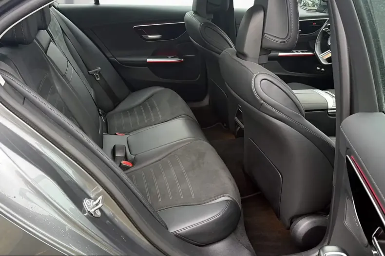 Mercedes-Benz C 300 (Clasa C) din 2023 cu 43.200 km - oferta MER218449 - foto 22