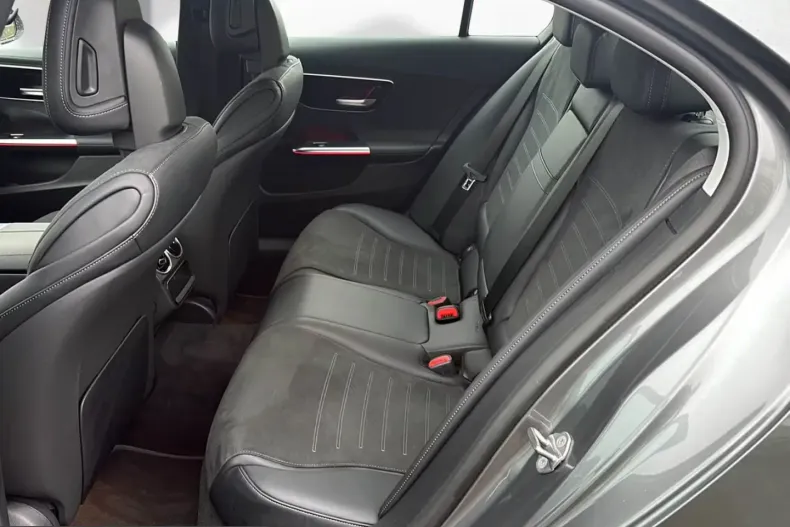 Mercedes-Benz C 300 (Clasa C) din 2023 cu 43.200 km - oferta MER218449 - foto 27