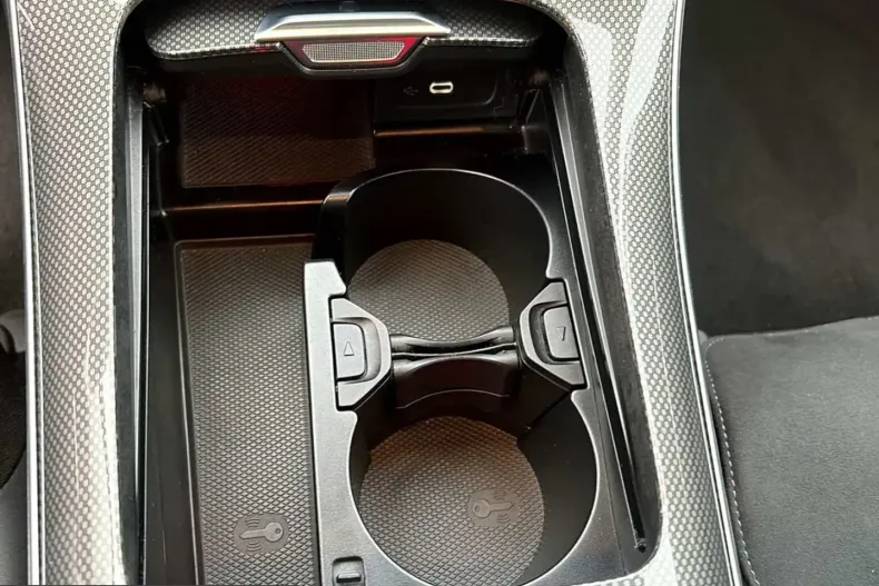 Mercedes-Benz C 300 (Clasa C) din 2023 cu 43.200 km - oferta MER218449 - foto 28