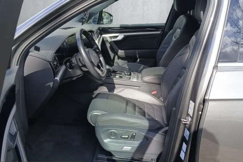 Volkswagen Touareg din 2022 cu 83.511 km - oferta VOL218450 - foto 9
