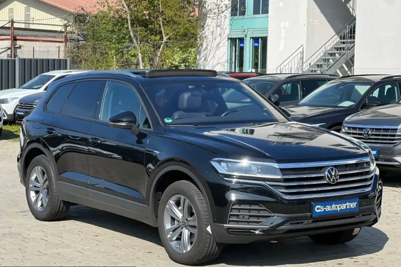 Volkswagen Touareg din 2023 cu 77.900 km - oferta VOL218452 - foto 1