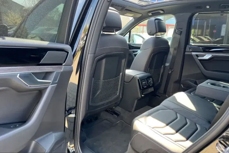 Volkswagen Touareg din 2023 cu 77.900 km - oferta VOL218452 - foto 8