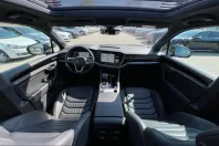 Volkswagen Touareg din 2023 cu 77.900 km - oferta VOL218452 - foto 11