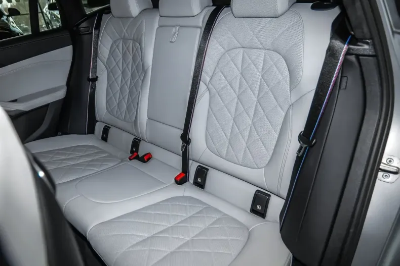 BMW X6 (Seria X) din 2024 cu 38.080 km - oferta BMW218453 - foto 18
