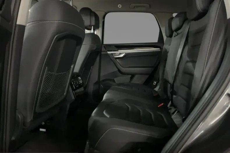 Volkswagen Touareg din 2023 cu 84.400 km - oferta VOL218458 - foto 7