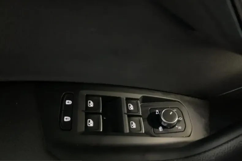 Volkswagen Touareg din 2023 cu 84.400 km - oferta VOL218458 - foto 13