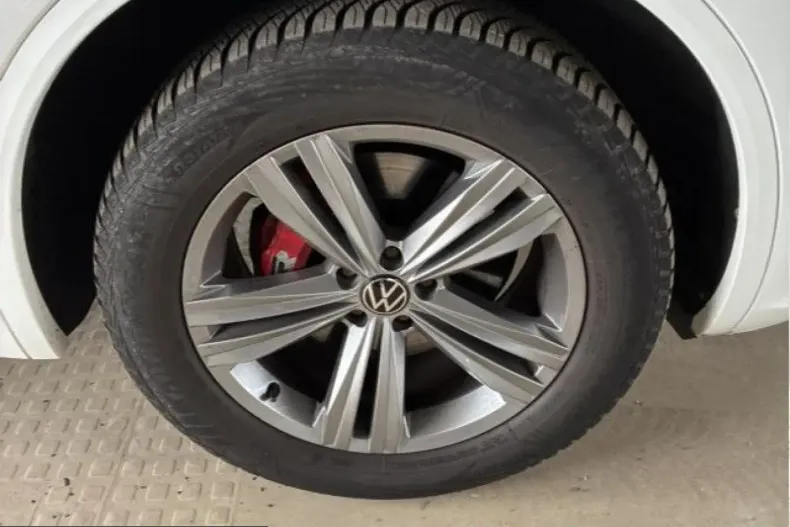 Volkswagen Touareg din 2022 cu 85.695 km - oferta VOL218459 - foto 4