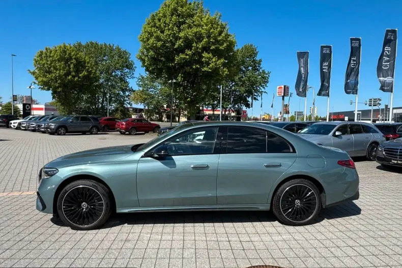 Mercedes-Benz E 300 (Clasa E) din 2023 cu 4.529 km - oferta MER218462 - foto 6