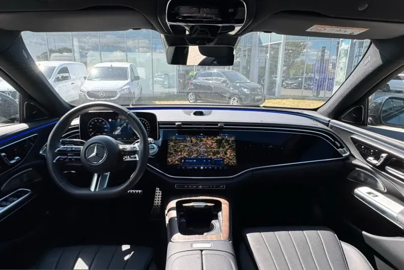 Mercedes-Benz E 300 (Clasa E) din 2023 cu 4.529 km - oferta MER218462 - foto 10