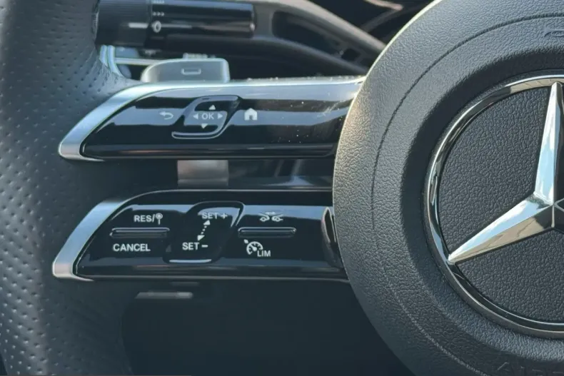 Mercedes-Benz E 300 (Clasa E) din 2023 cu 4.529 km - oferta MER218462 - foto 13