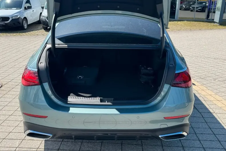 Mercedes-Benz E 300 (Clasa E) din 2023 cu 4.529 km - oferta MER218462 - foto 18