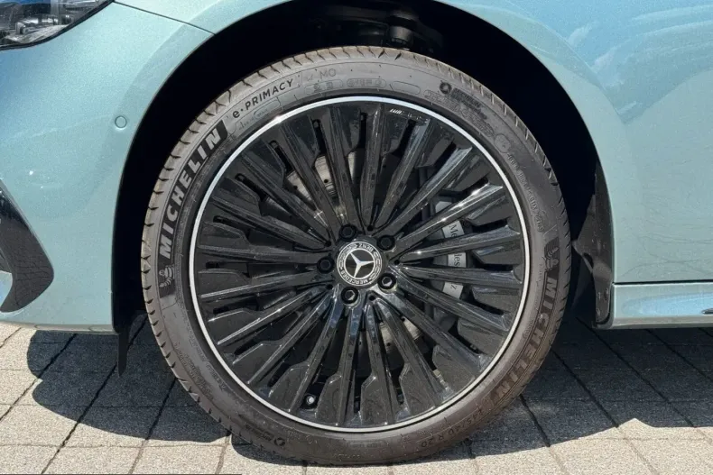 Mercedes-Benz E 300 (Clasa E) din 2023 cu 4.529 km - oferta MER218462 - foto 20