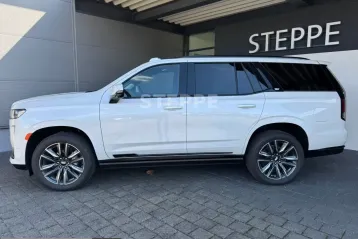 Cadillac Escalade din 2025 - oferta CAD218470