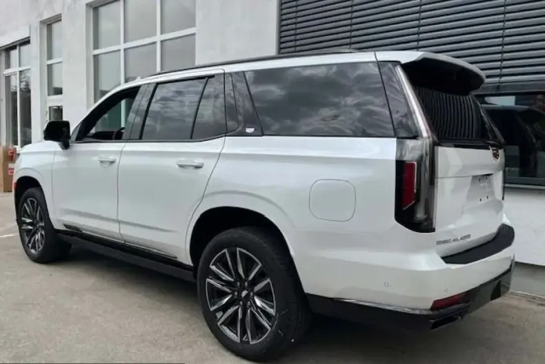 Cadillac Escalade din 2025 cu 19.000 km - oferta CAD218471 - foto 4