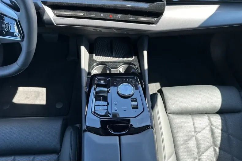 BMW 520 (Seria 5) din 2025 cu 12.400 km - oferta BMW218480 - foto 9