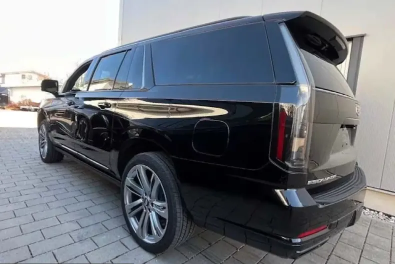 Cadillac Escalade din 2026 cu 10 km - oferta CAD218485 - foto 2