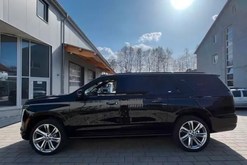 Cadillac Escalade din 2026 cu 10 km - oferta CAD218485 - foto 3