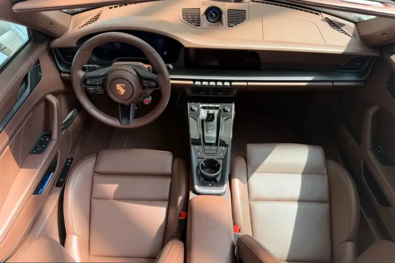 Porsche 911 din 2025 cu 5.000 km - oferta POR218494 - foto 2