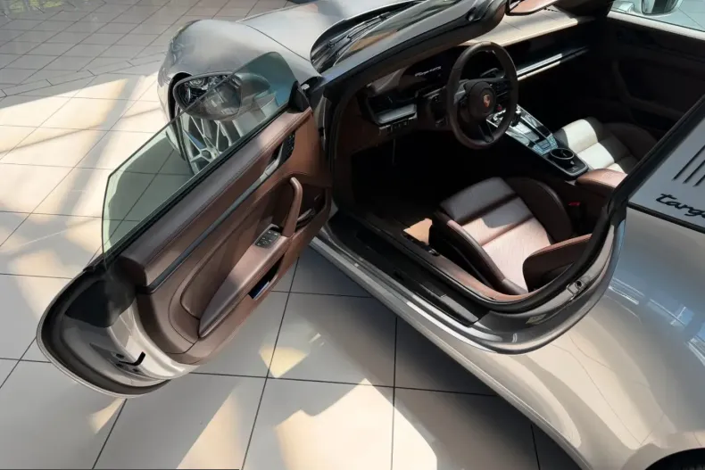 Porsche 911 din 2025 cu 5.000 km - oferta POR218494 - foto 11