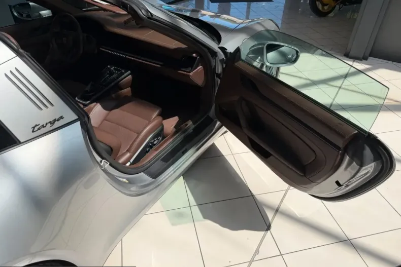 Porsche 911 din 2025 cu 5.000 km - oferta POR218494 - foto 12