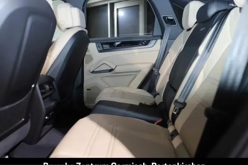 Porsche Cayenne din 2025 cu 9.000 km - oferta POR218500 - foto 9