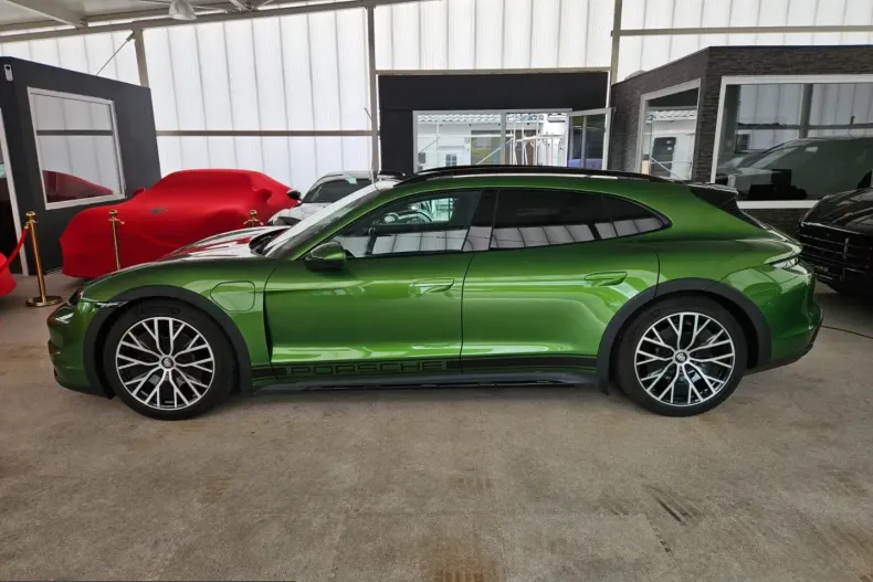 Porsche Taycan din 2023 cu 49.000 km - oferta POR218526 - foto 9