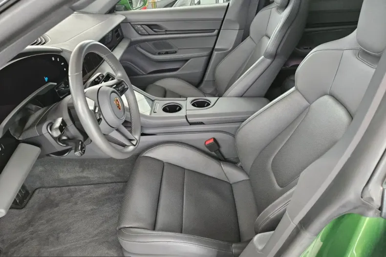 Porsche Taycan din 2023 cu 49.000 km - oferta POR218526 - foto 11